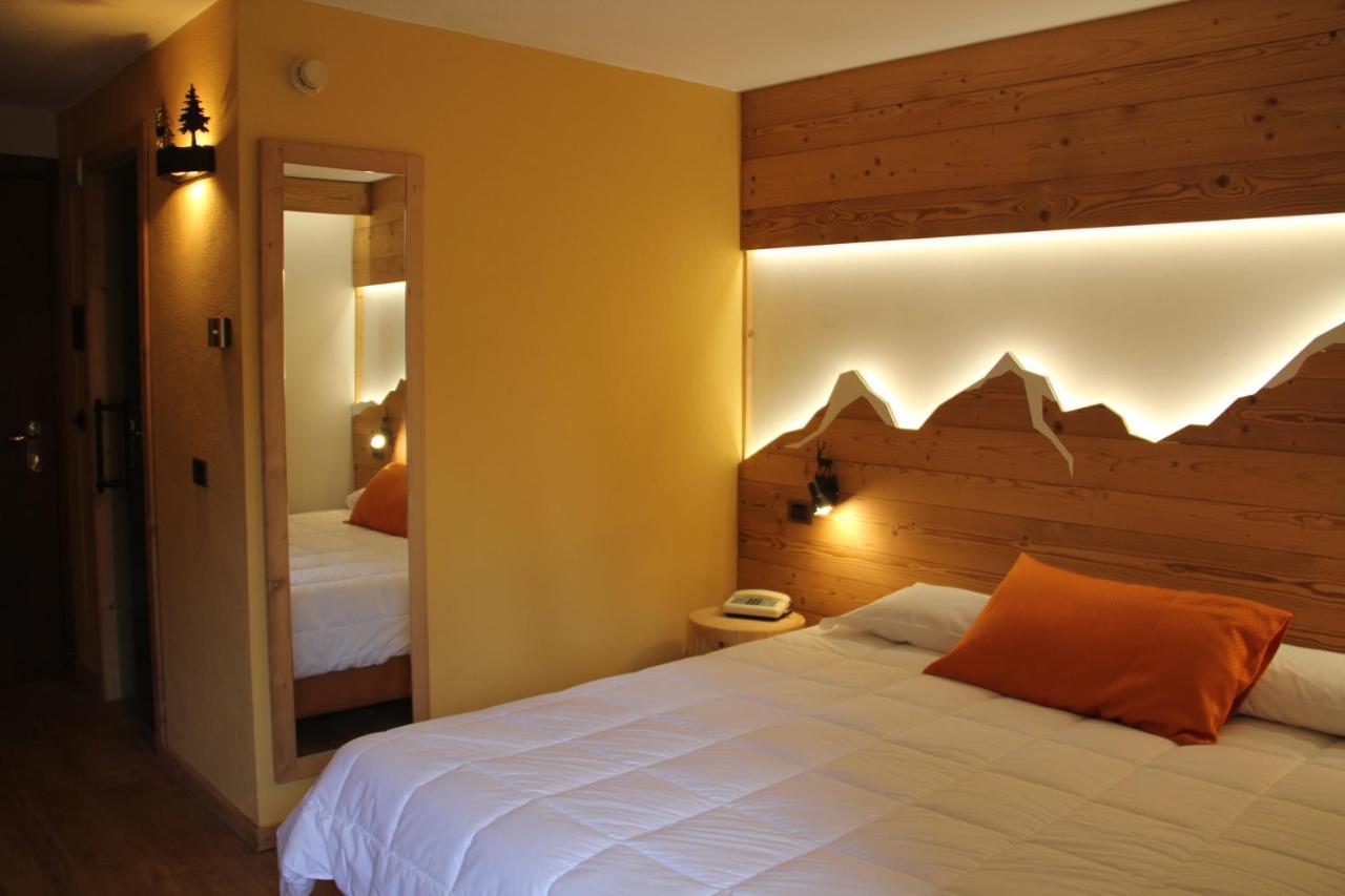 Hotel Petit Tournalin Champoluc Exterior photo
