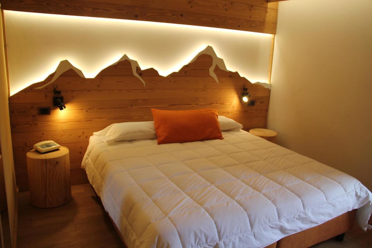 Hotel Petit Tournalin Champoluc Exterior photo