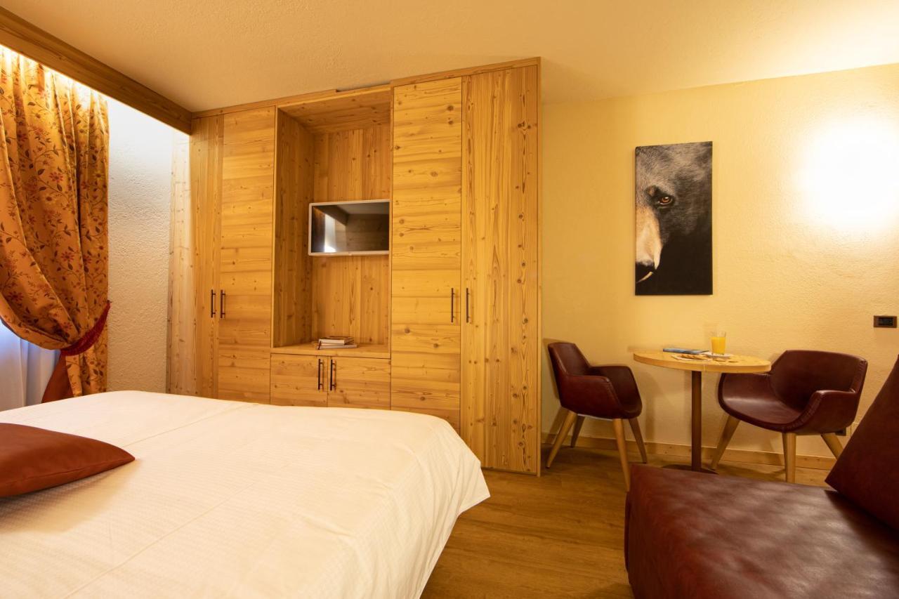 Hotel Petit Tournalin Champoluc Exterior photo