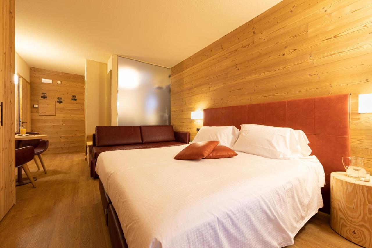 Hotel Petit Tournalin Champoluc Exterior photo